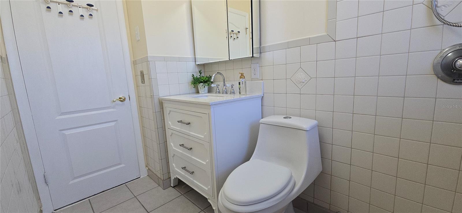 Listing photo id 23 for 6368 Spring Hill Drive