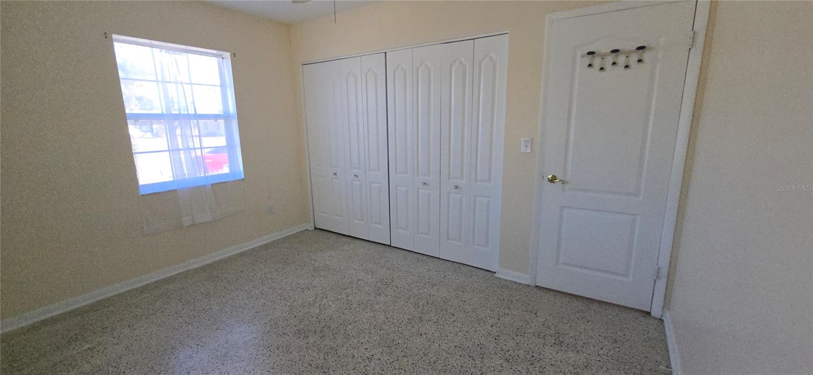 Listing photo id 32 for 6368 Spring Hill Drive