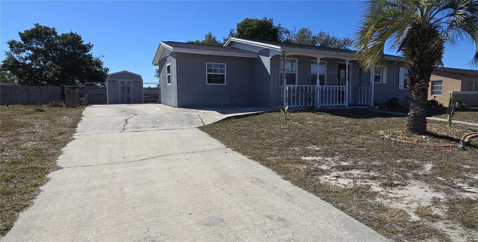 Listing photo id 2 for 6368 Spring Hill Drive