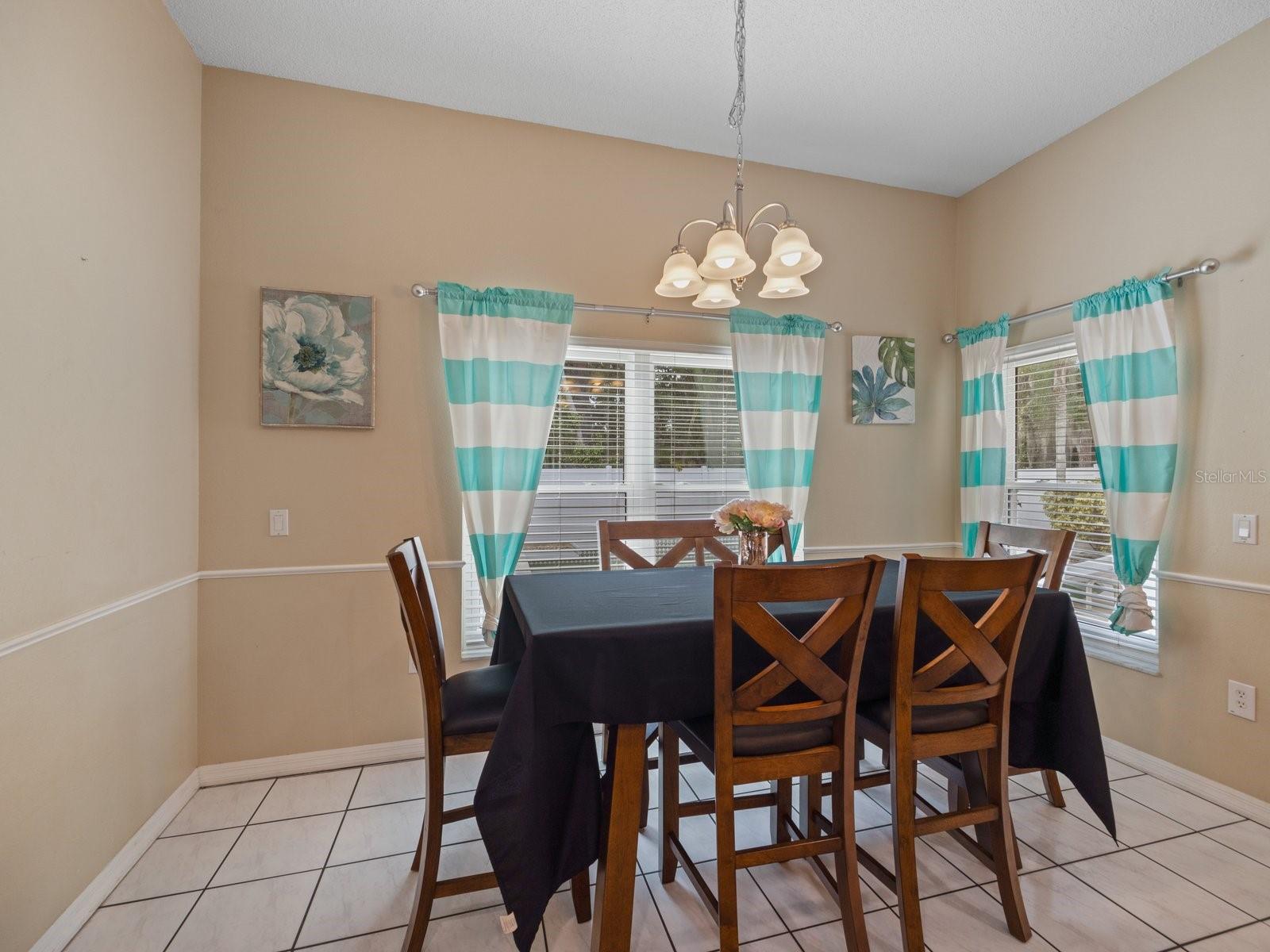 Image 17 of 56 For 4738 Innisfil Street