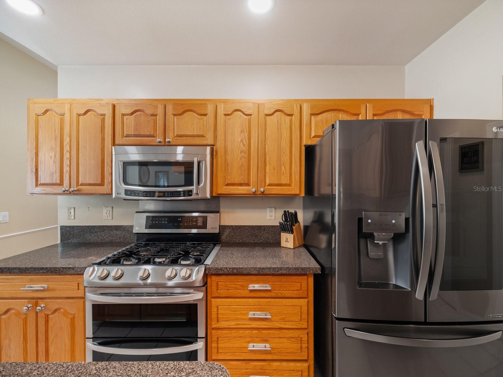 Image 18 of 56 For 4738 Innisfil Street