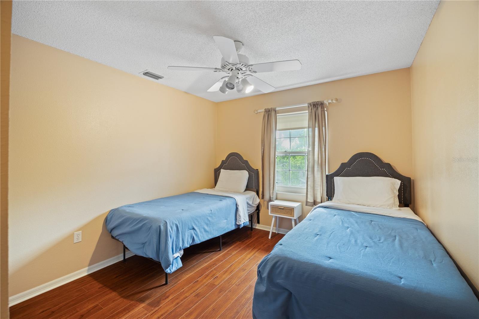 Image 33 of 56 For 4738 Innisfil Street