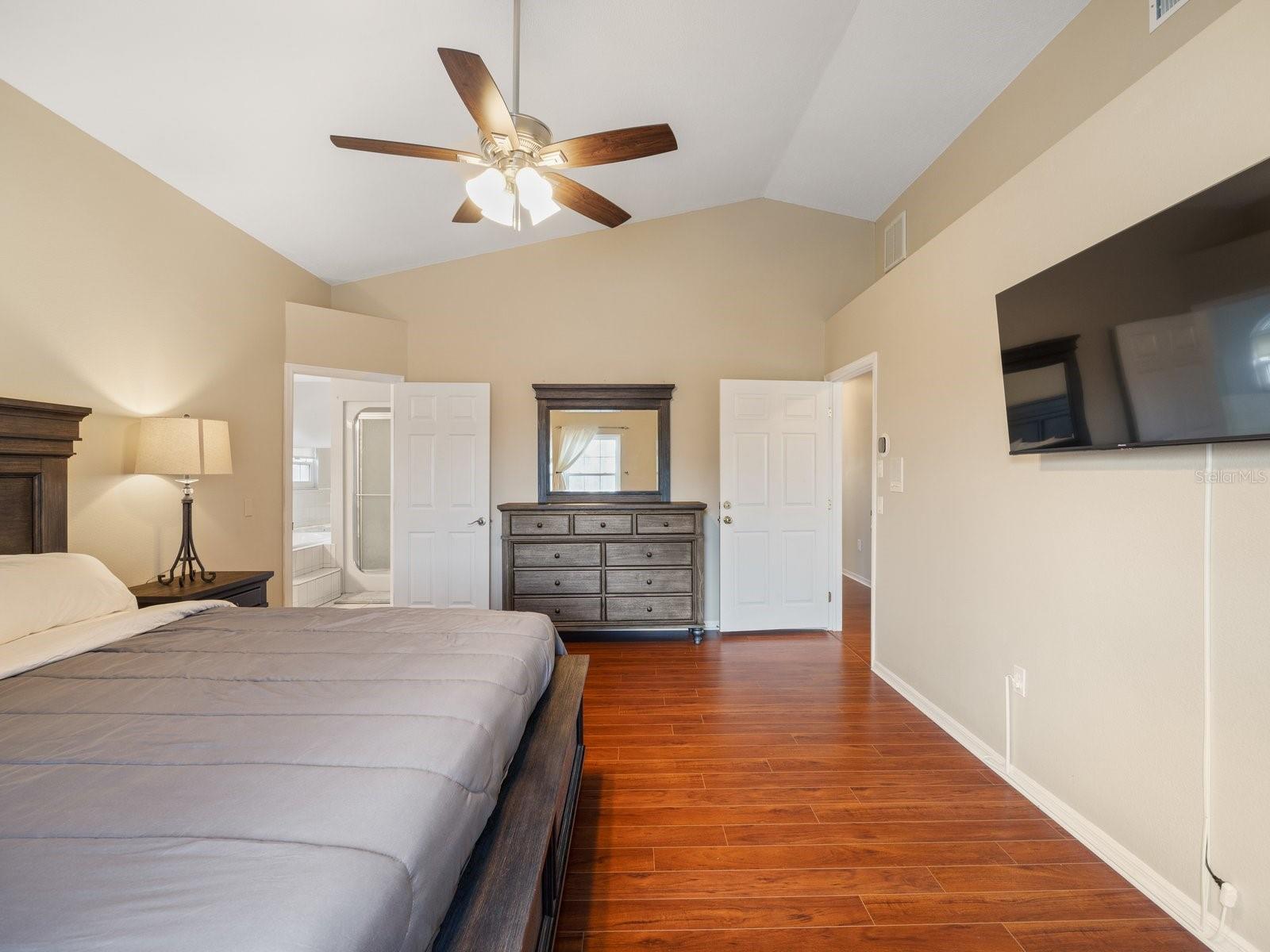 Image 39 of 56 For 4738 Innisfil Street