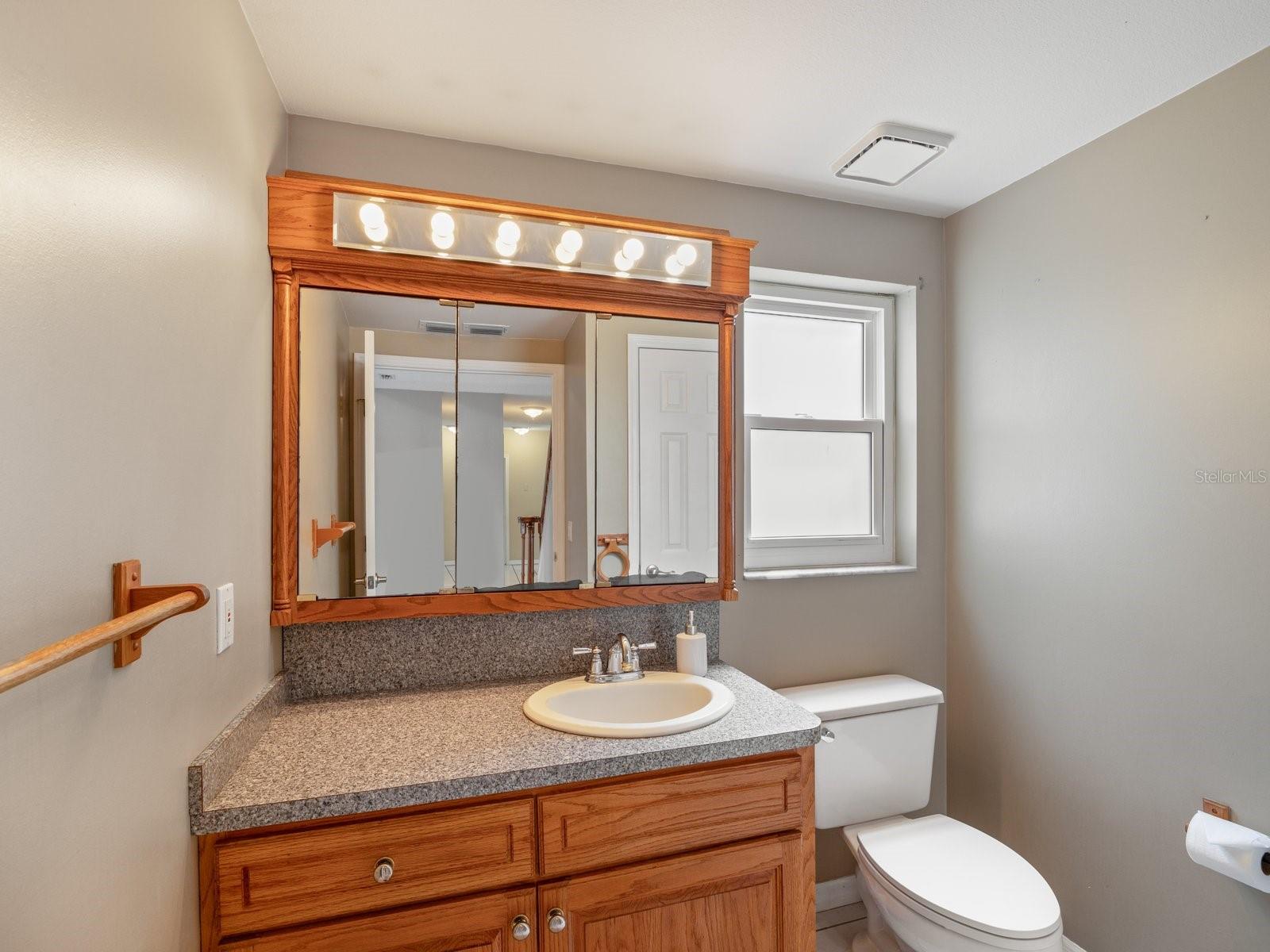 Image 9 of 56 For 4738 Innisfil Street