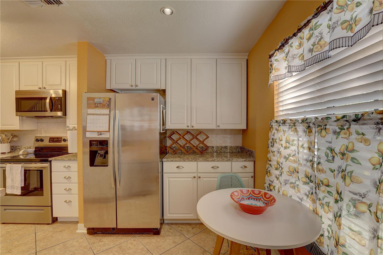 Listing photo id 13 for 3903 Brigadoon Circle