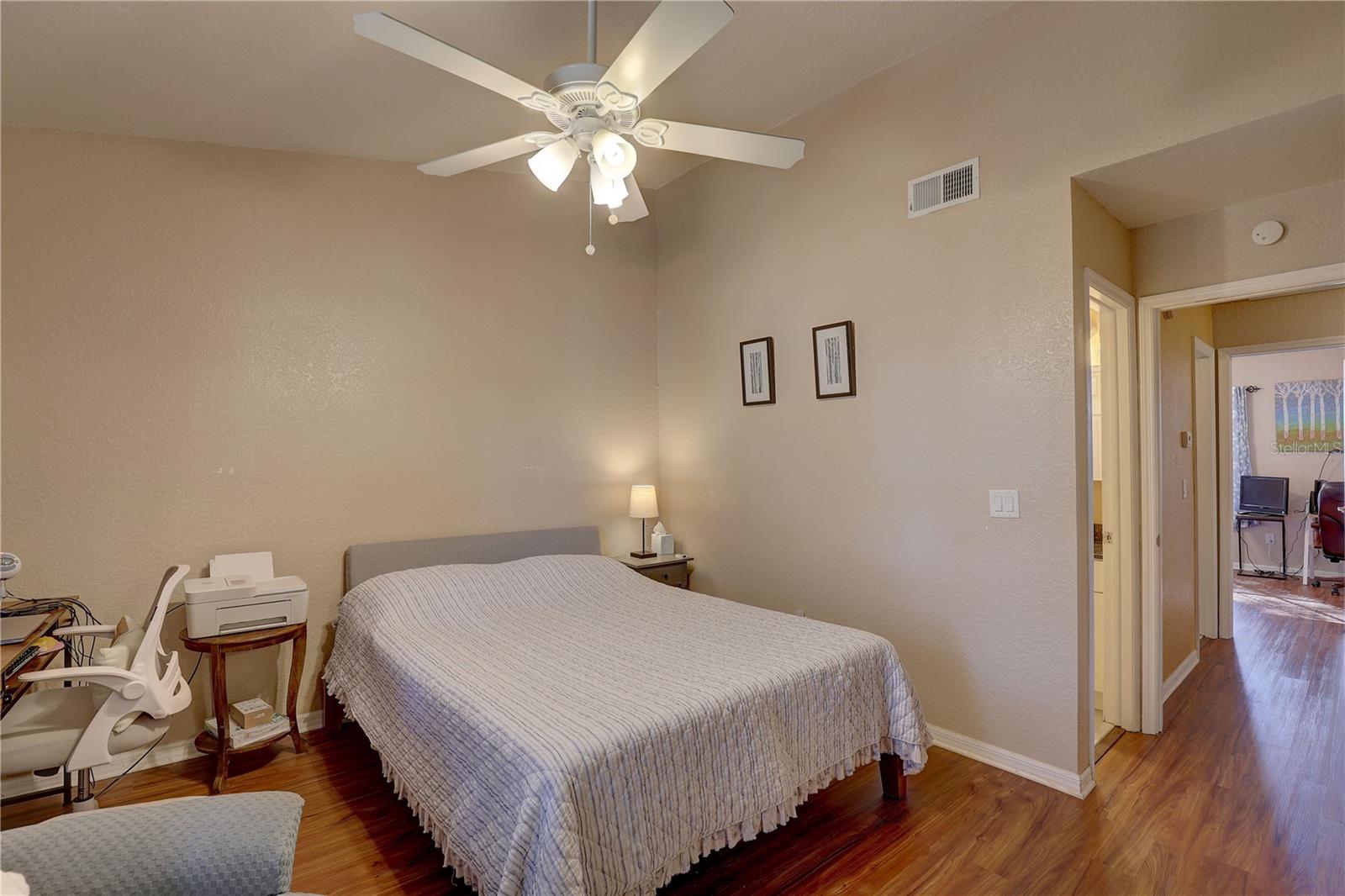 Listing photo id 18 for 3903 Brigadoon Circle