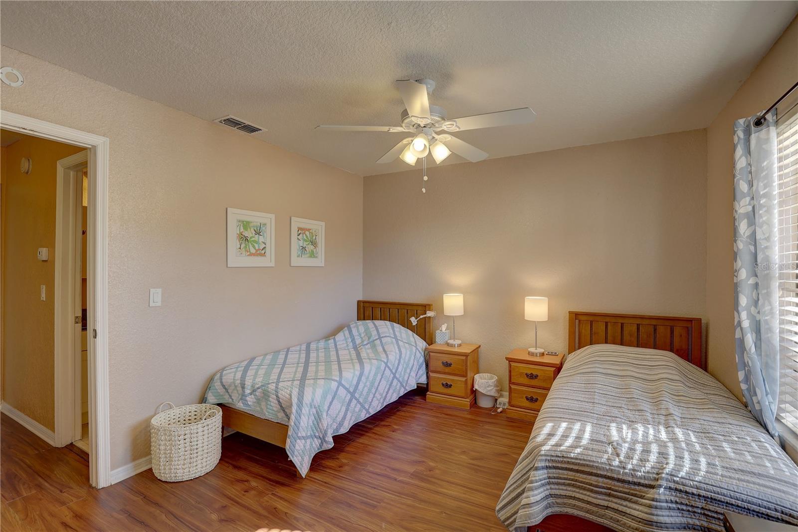 Listing photo id 25 for 3903 Brigadoon Circle