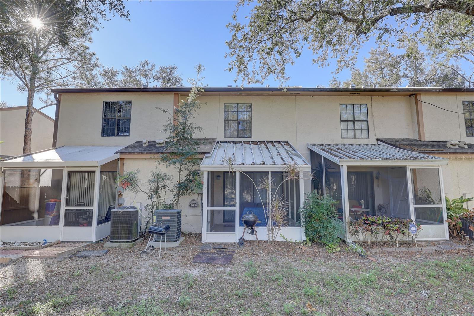 Listing photo id 2 for 3903 Brigadoon Circle