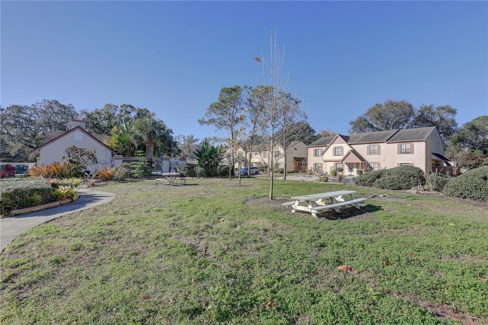 Listing photo id 40 for 3903 Brigadoon Circle