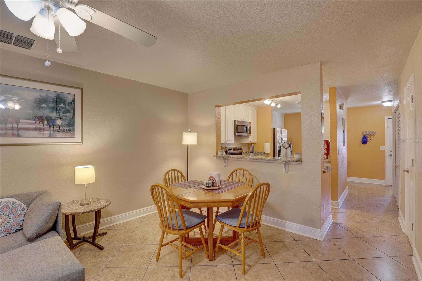 Listing photo id 7 for 3903 Brigadoon Circle