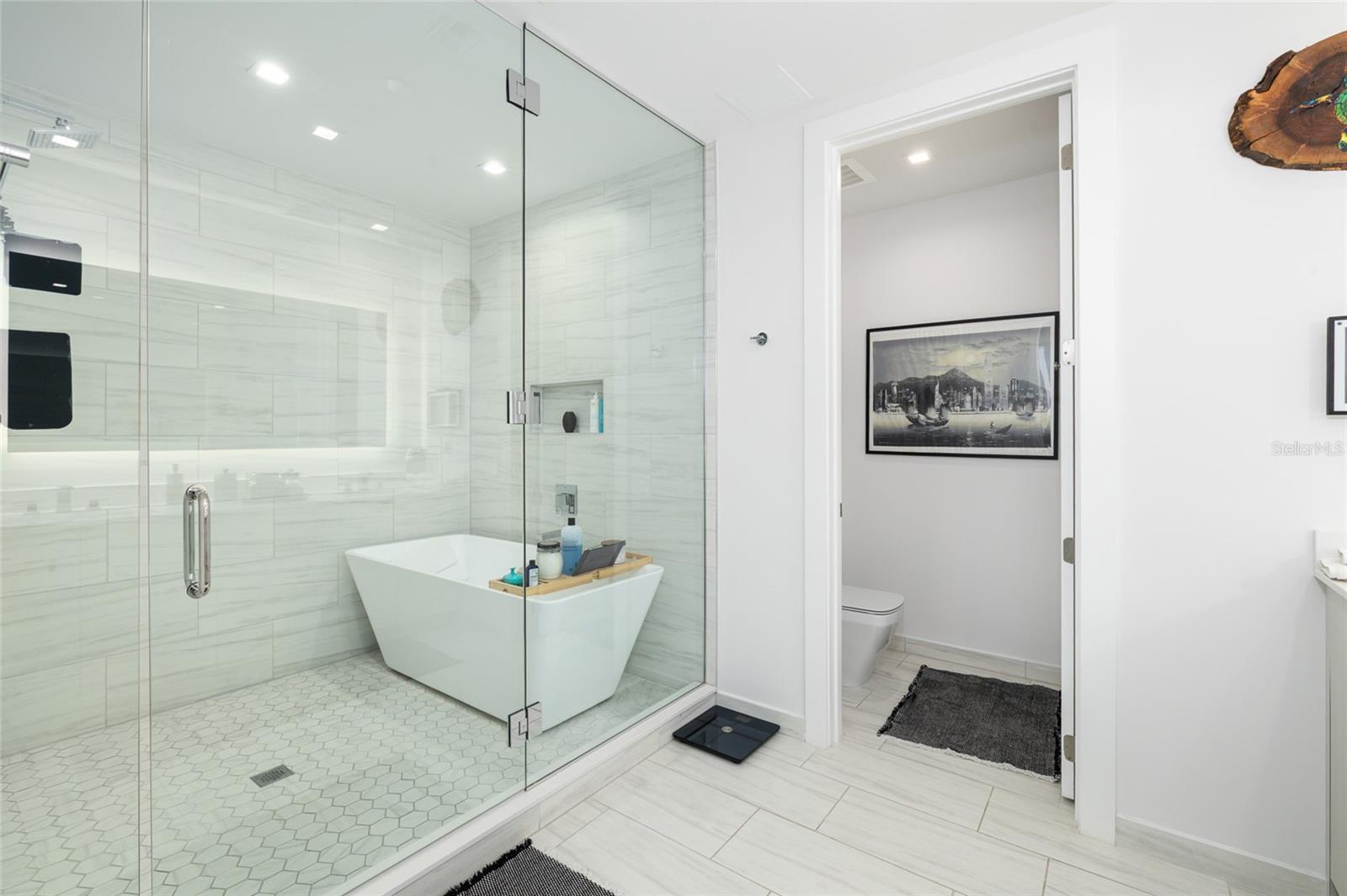 Image 39 of 79 For 5120 Marina Way 16005