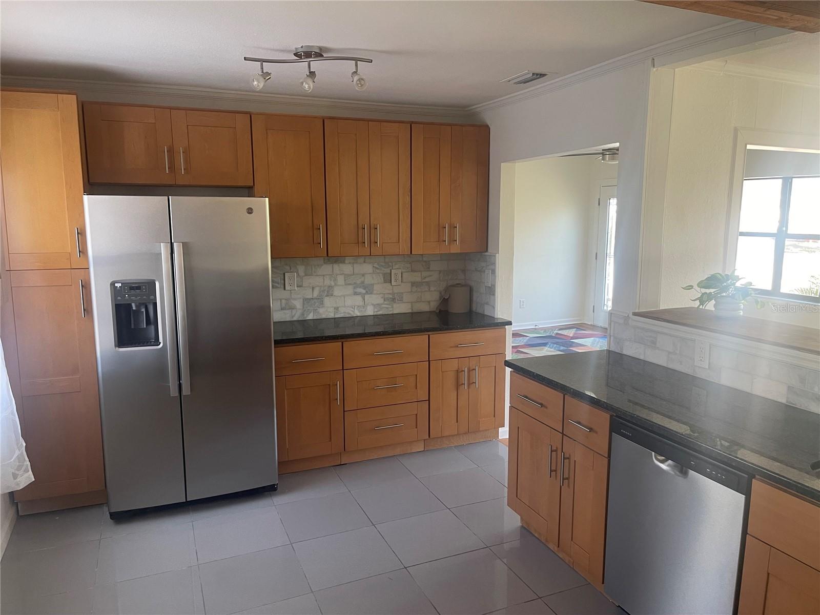 Image 4 of 11 For 6217 Foster Avenue