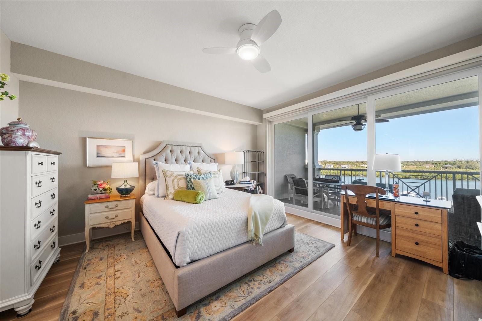 Image 23 of 46 For 19519 Gulf Boulevard 602