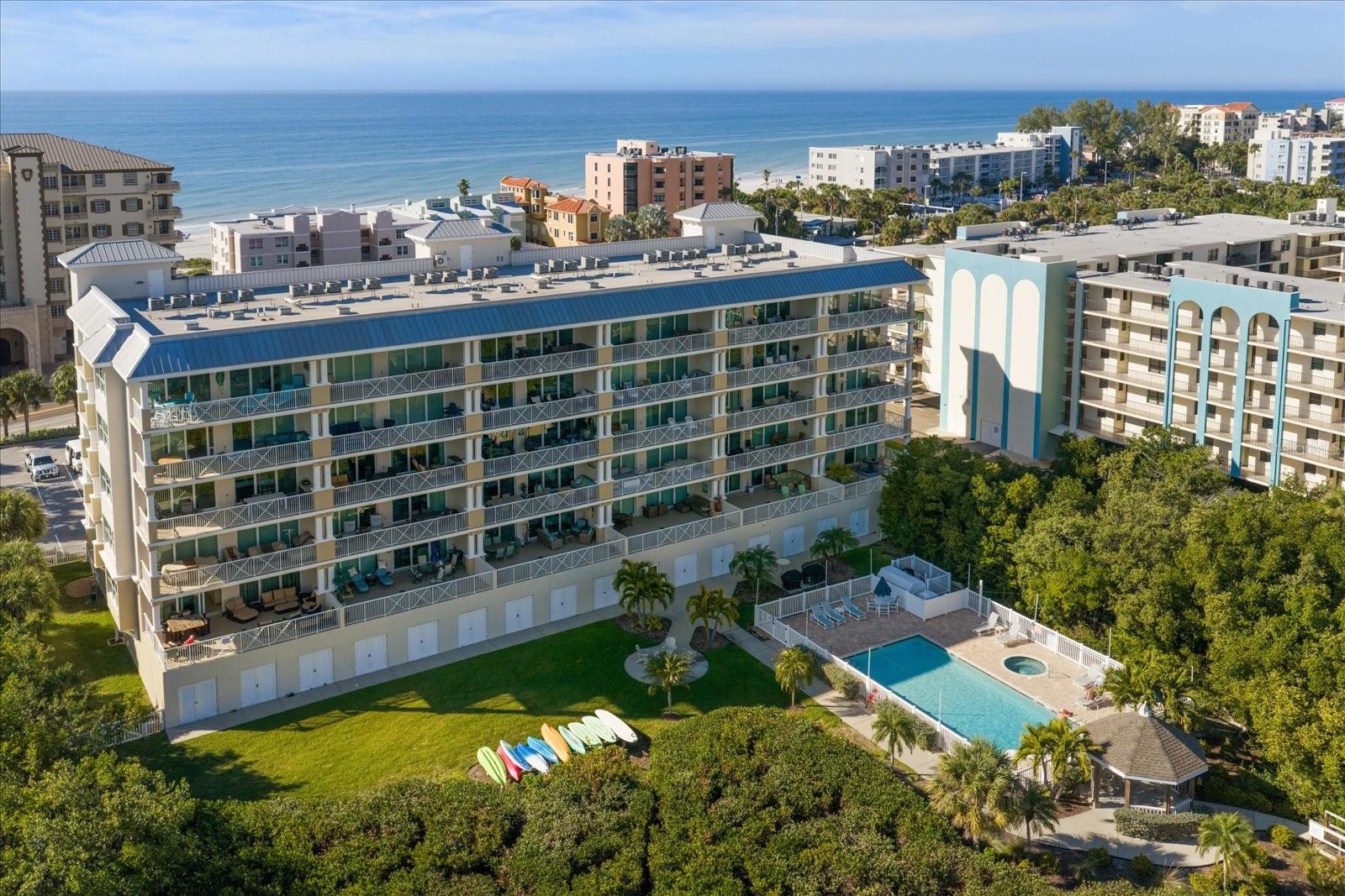 Image 37 of 46 For 19519 Gulf Boulevard 602