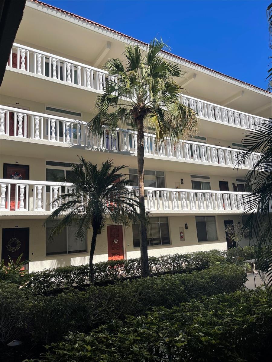 Image 4 of 42 For 2650 Pearce Drive 309