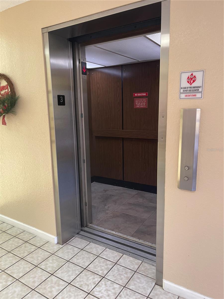 Image 8 of 42 For 2650 Pearce Drive 309