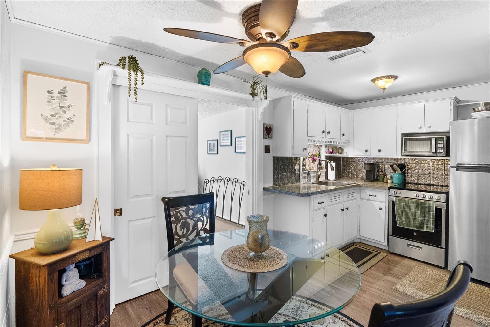 Listing photo id 9 for 10462 116th Avenue