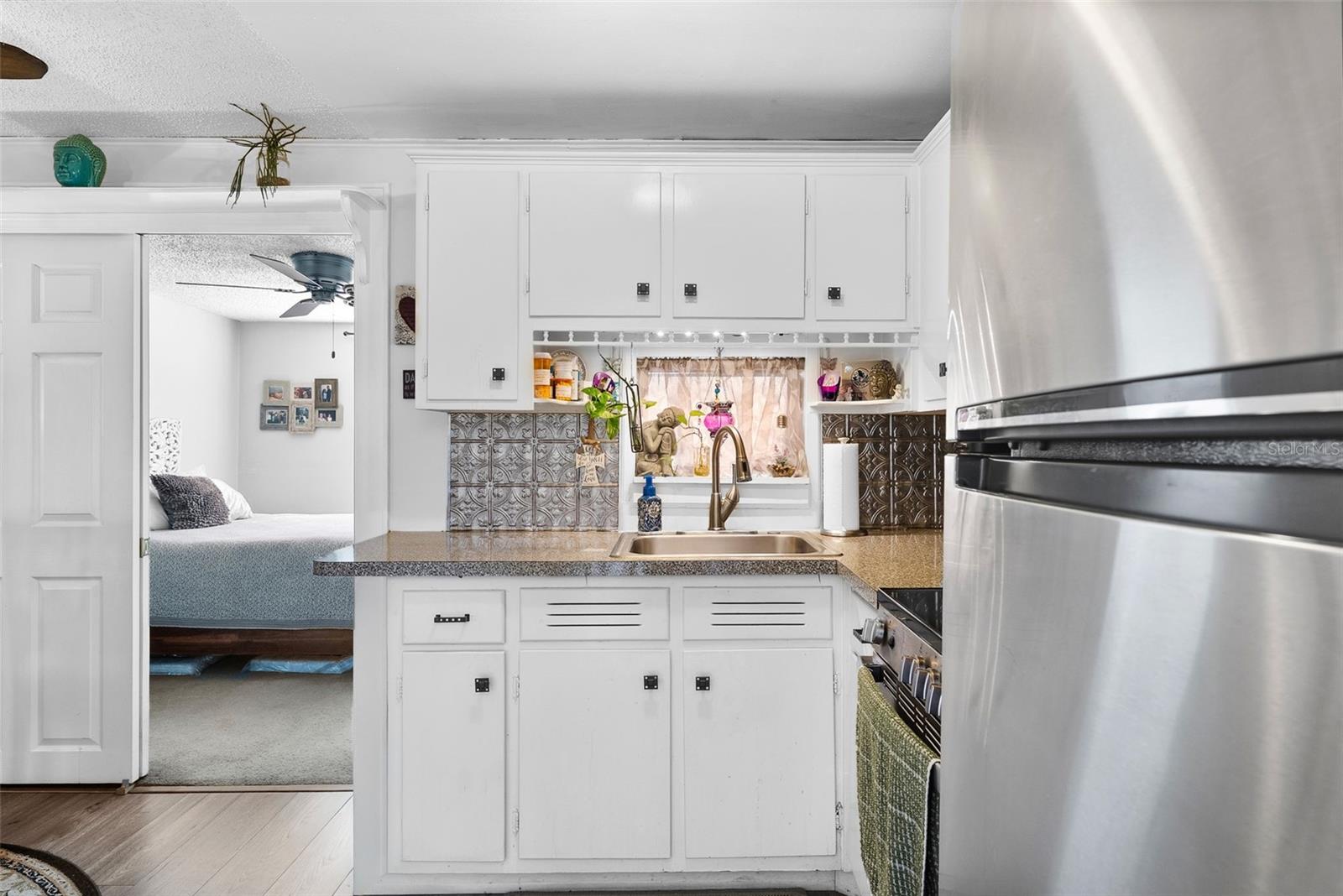 Listing photo id 12 for 10462 116th Avenue