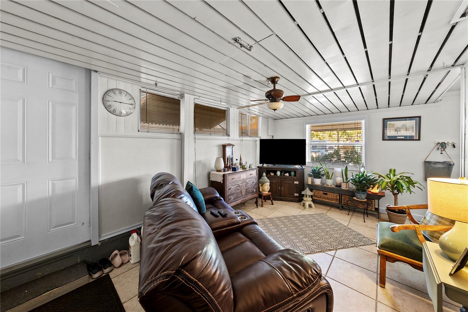 Listing photo id 14 for 10462 116th Avenue