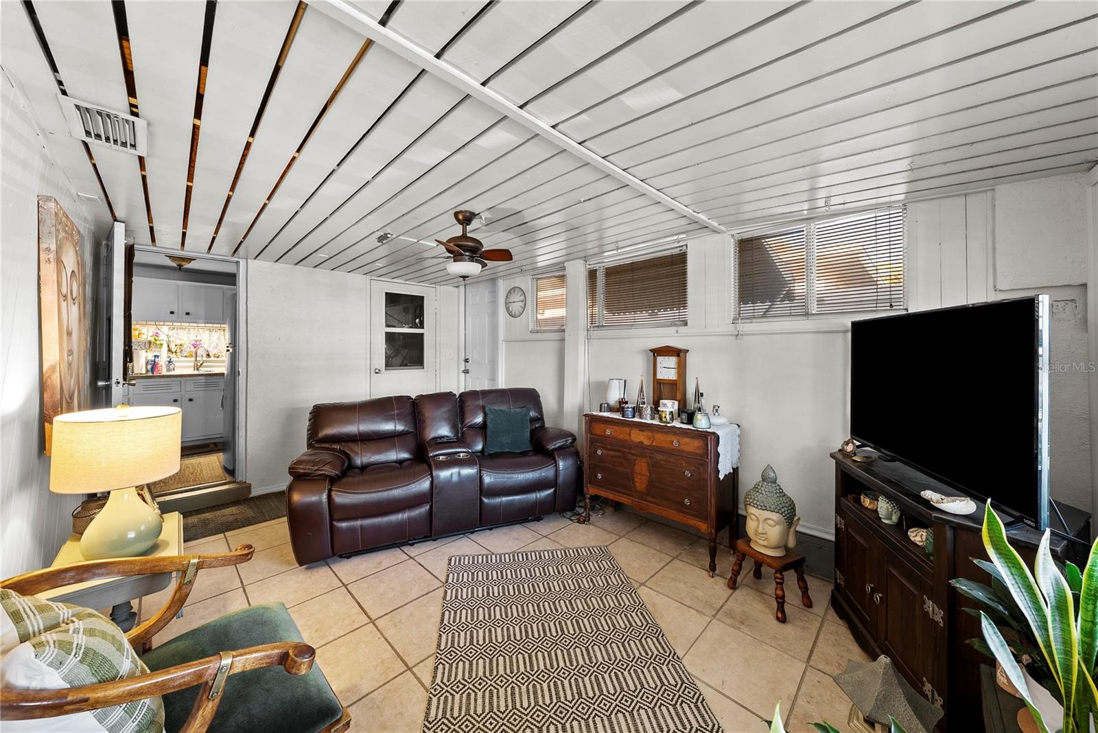 Listing photo id 15 for 10462 116th Avenue