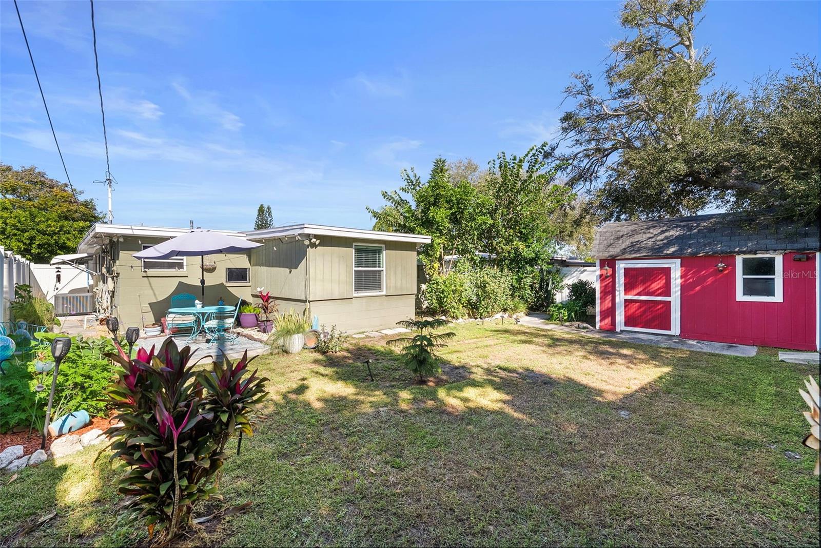 Listing photo id 27 for 10462 116th Avenue