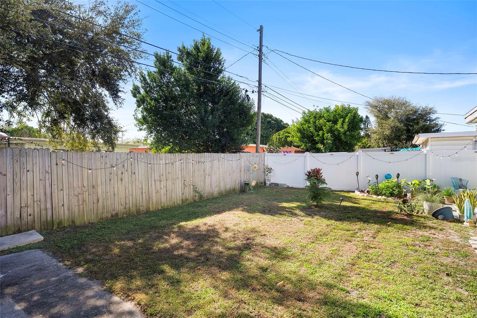 Listing photo id 29 for 10462 116th Avenue