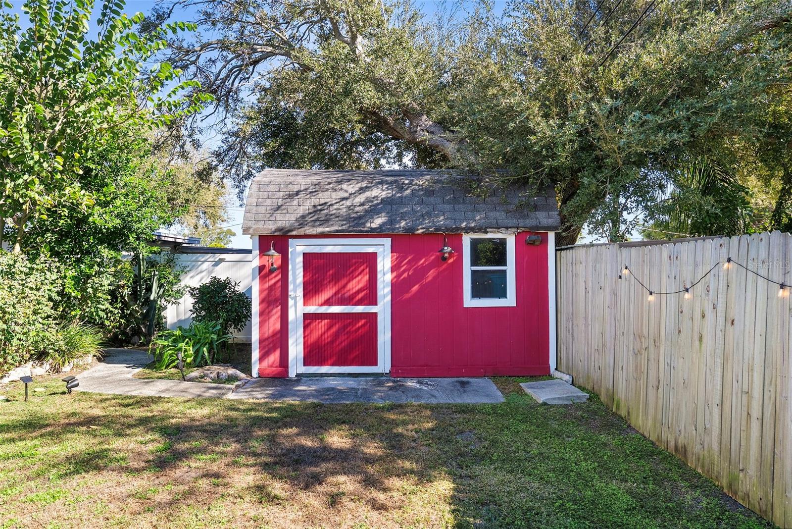 Listing photo id 30 for 10462 116th Avenue