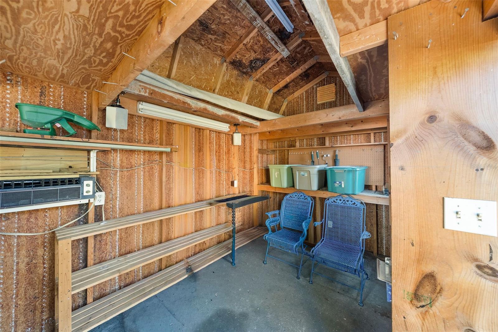 Listing photo id 31 for 10462 116th Avenue