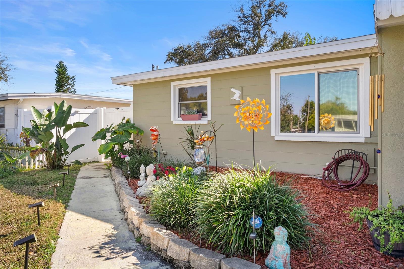 Listing photo id 33 for 10462 116th Avenue