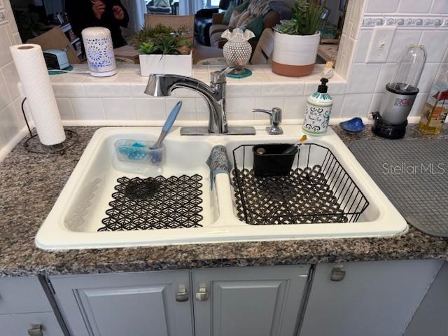 Image 19 of 66 For 11140 Carriage Hill Drive 4