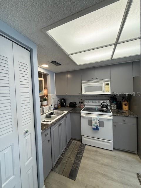 Image 20 of 66 For 11140 Carriage Hill Drive 4