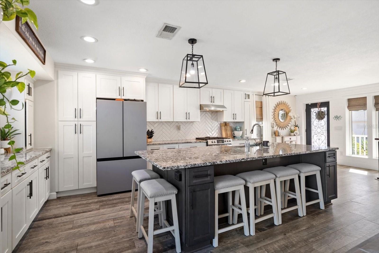 Image 18 of 91 For 300 6th Avenue