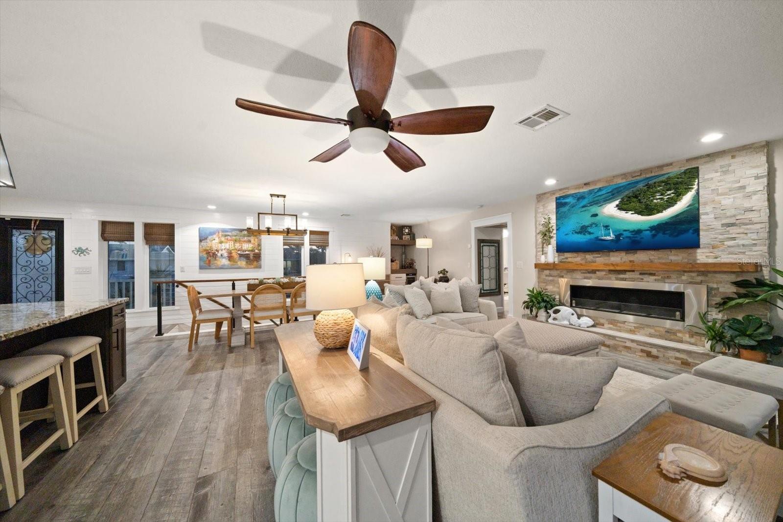 Image 21 of 91 For 300 6th Avenue