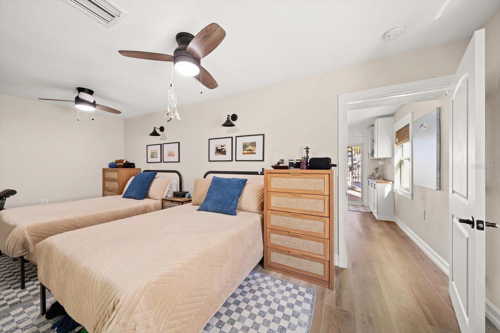 Image 46 of 91 For 300 6th Avenue