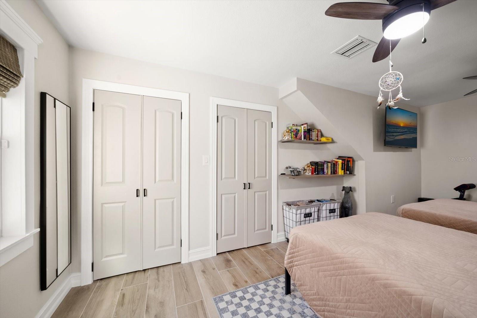 Image 47 of 91 For 300 6th Avenue