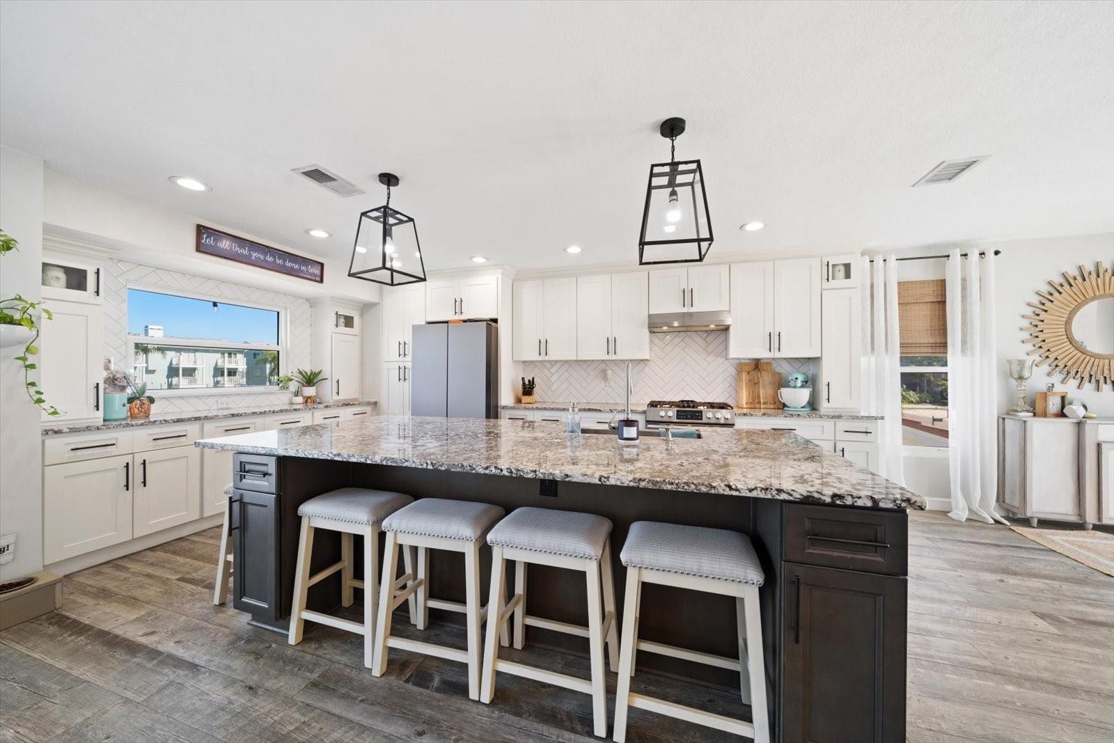 Image 5 of 91 For 300 6th Avenue