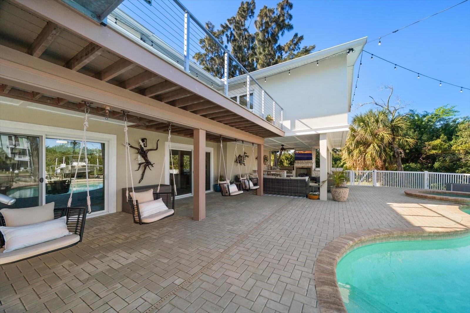 Image 57 of 91 For 300 6th Avenue