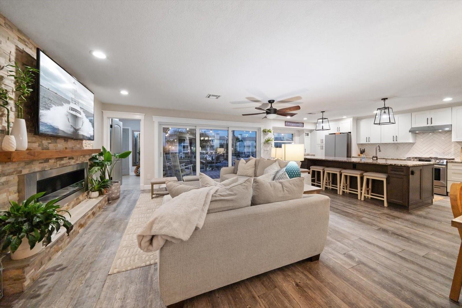 Image 6 of 91 For 300 6th Avenue