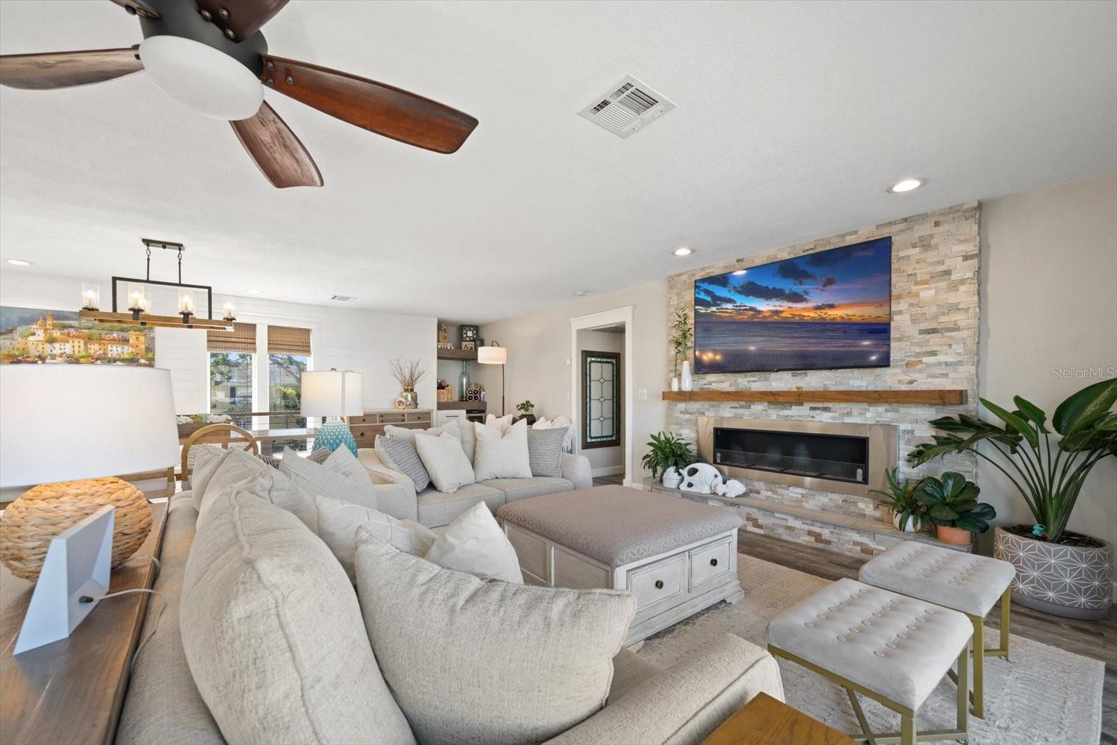 Image 9 of 91 For 300 6th Avenue