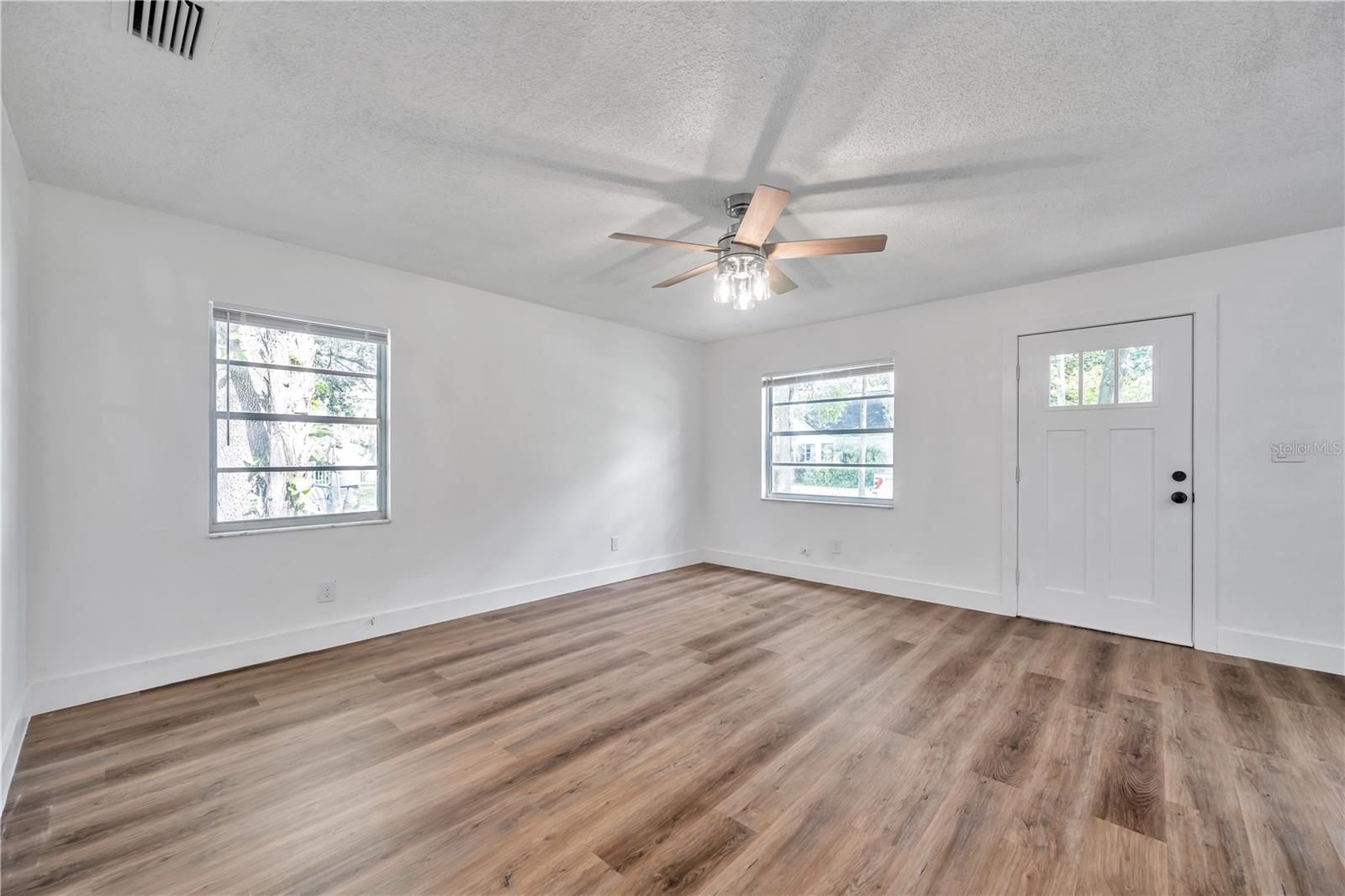 Image 12 of 24 For 304 Idlewild Avenue