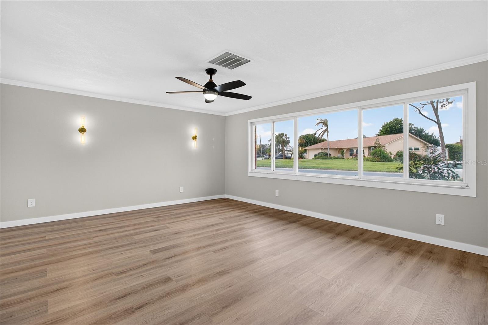 Image 6 of 51 For 5201 Denver Street Ne