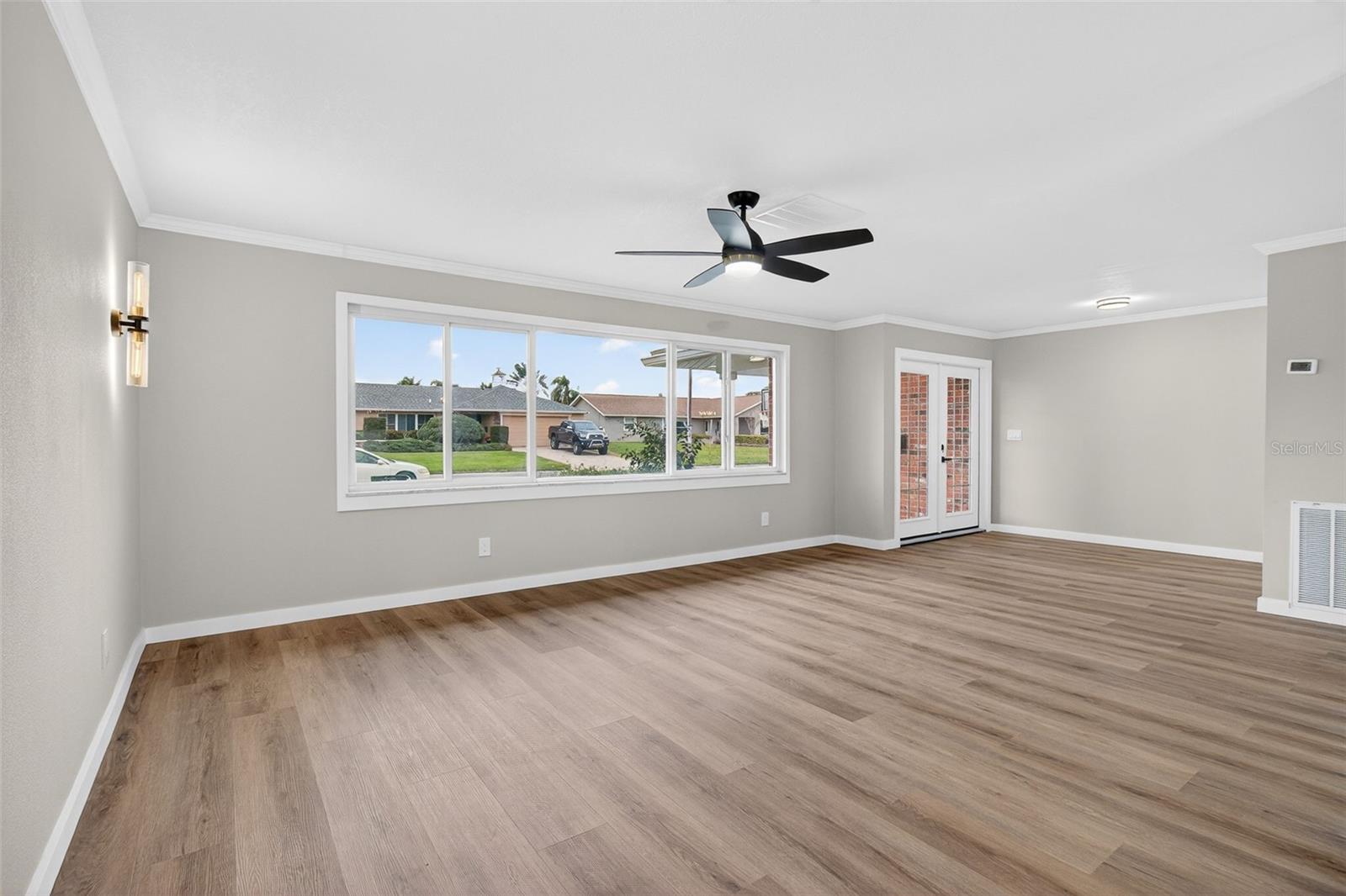 Image 8 of 51 For 5201 Denver Street Ne