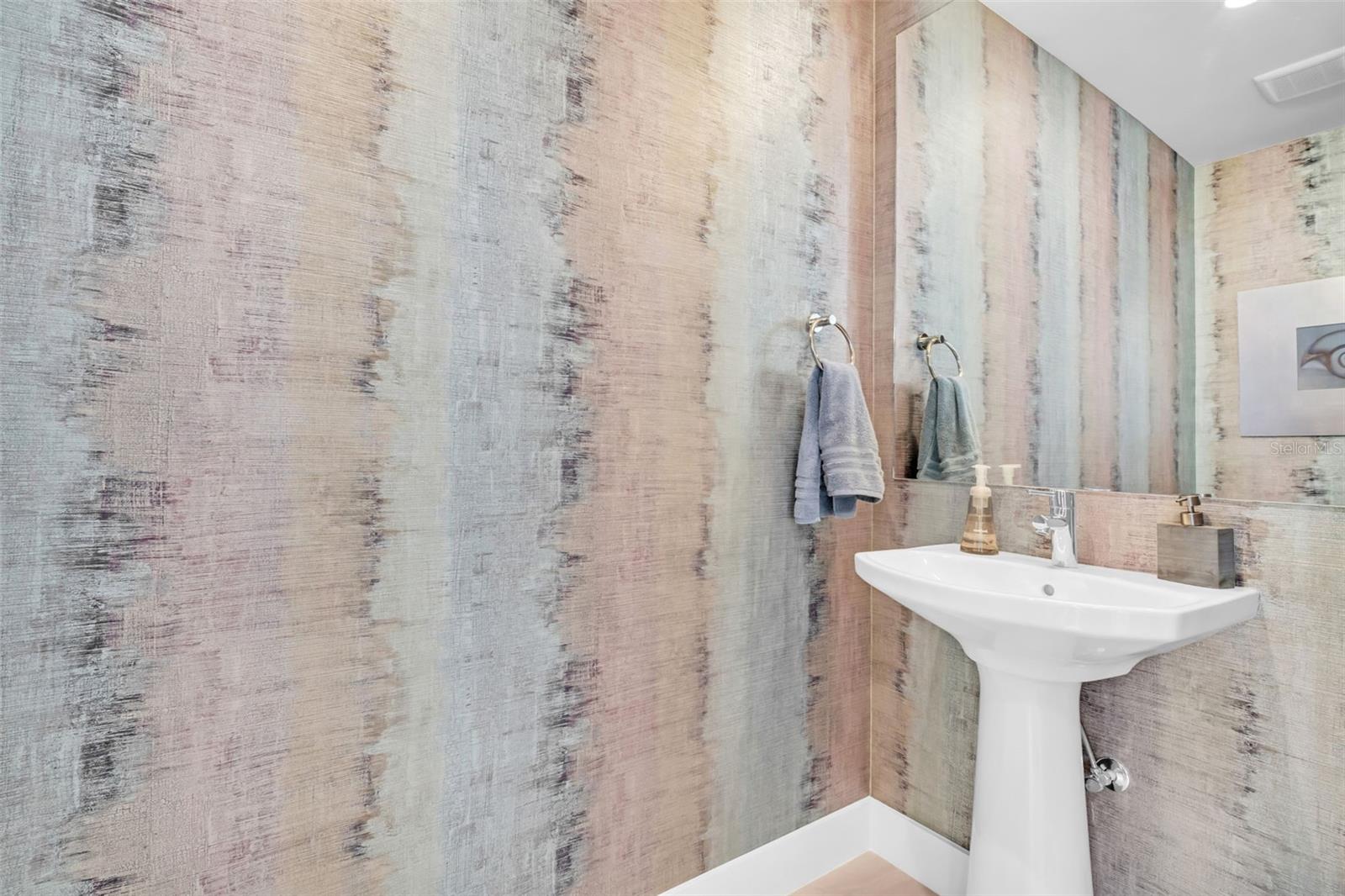 Image 19 of 69 For 301 1st Street S 3306