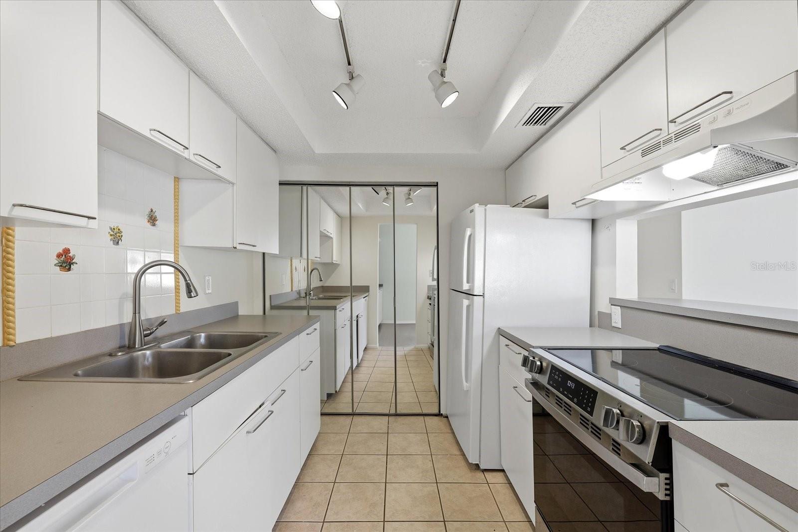 Image 8 of 22 For 723 115th Avenue N 2106