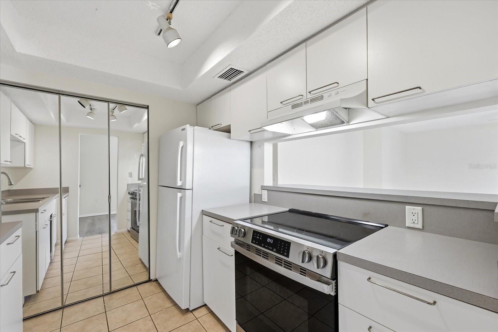 Image 9 of 22 For 723 115th Avenue N 2106