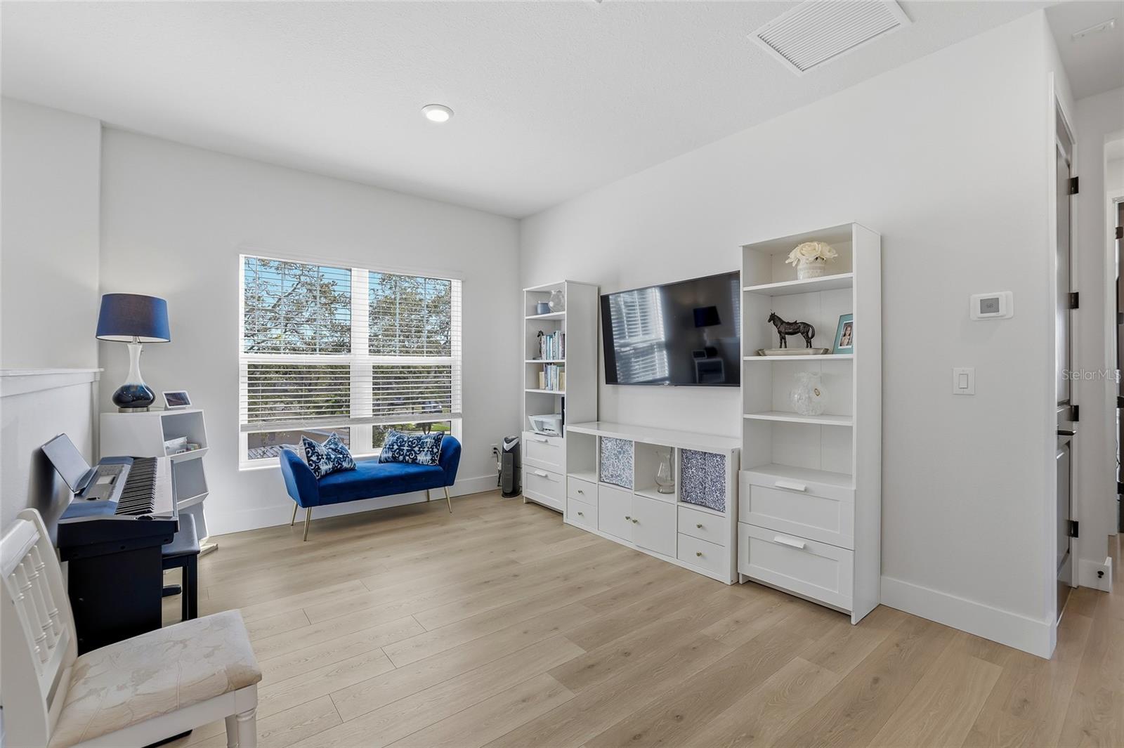 Image 11 of 52 For 441 42nd Avenue Ne