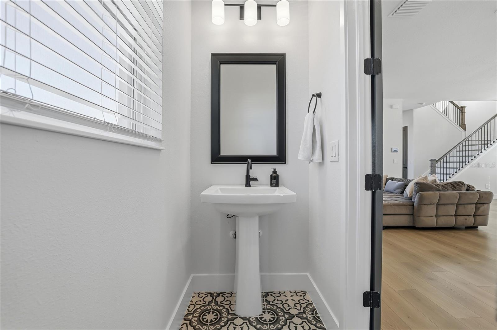 Image 23 of 52 For 441 42nd Avenue Ne