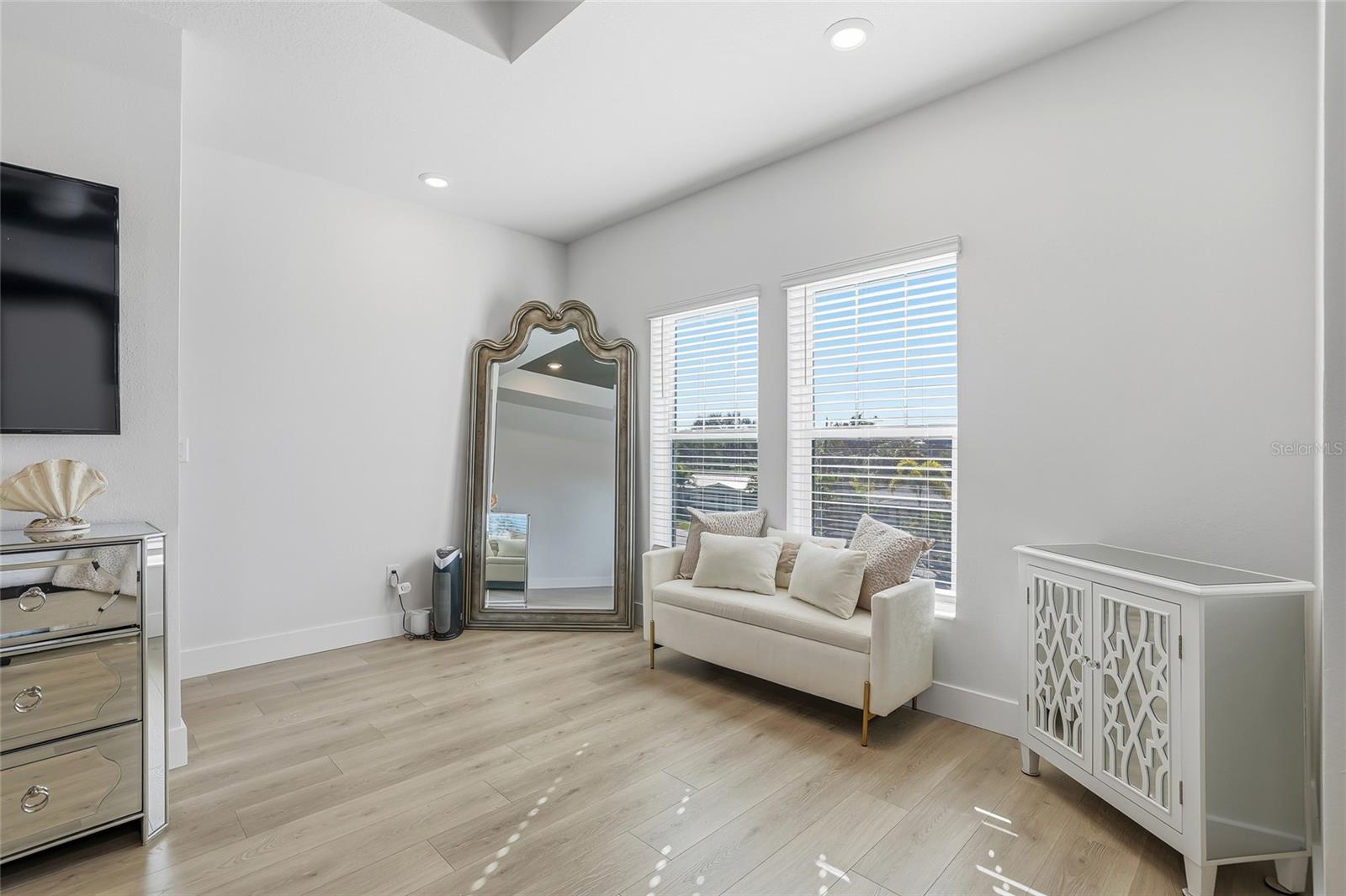 Image 37 of 52 For 441 42nd Avenue Ne