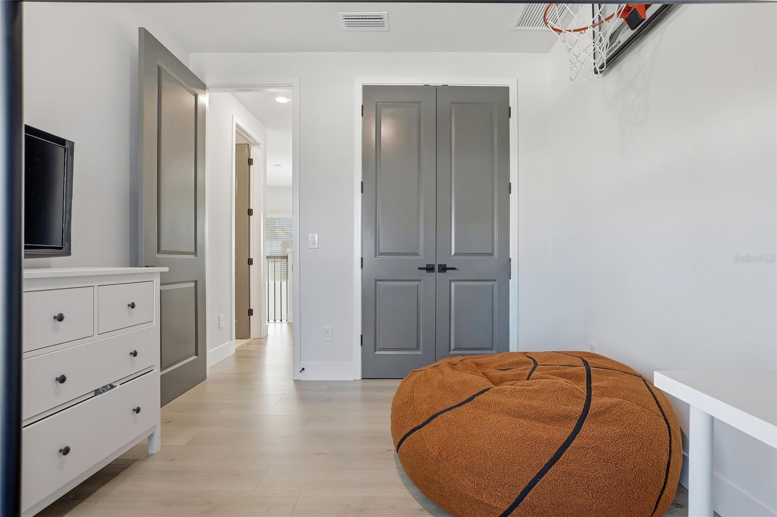 Image 45 of 52 For 441 42nd Avenue Ne