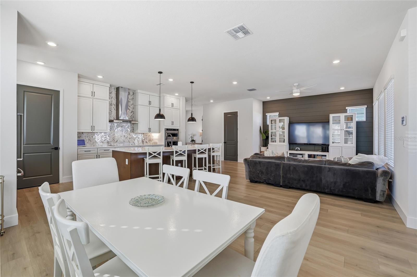 Image 5 of 52 For 441 42nd Avenue Ne